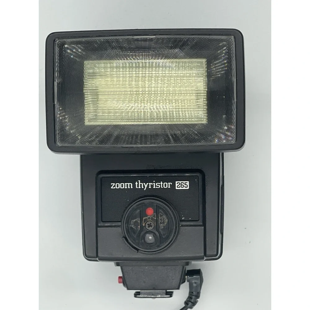 VIVITAR 265 Zoom Thyristor‎ Camera Attachment